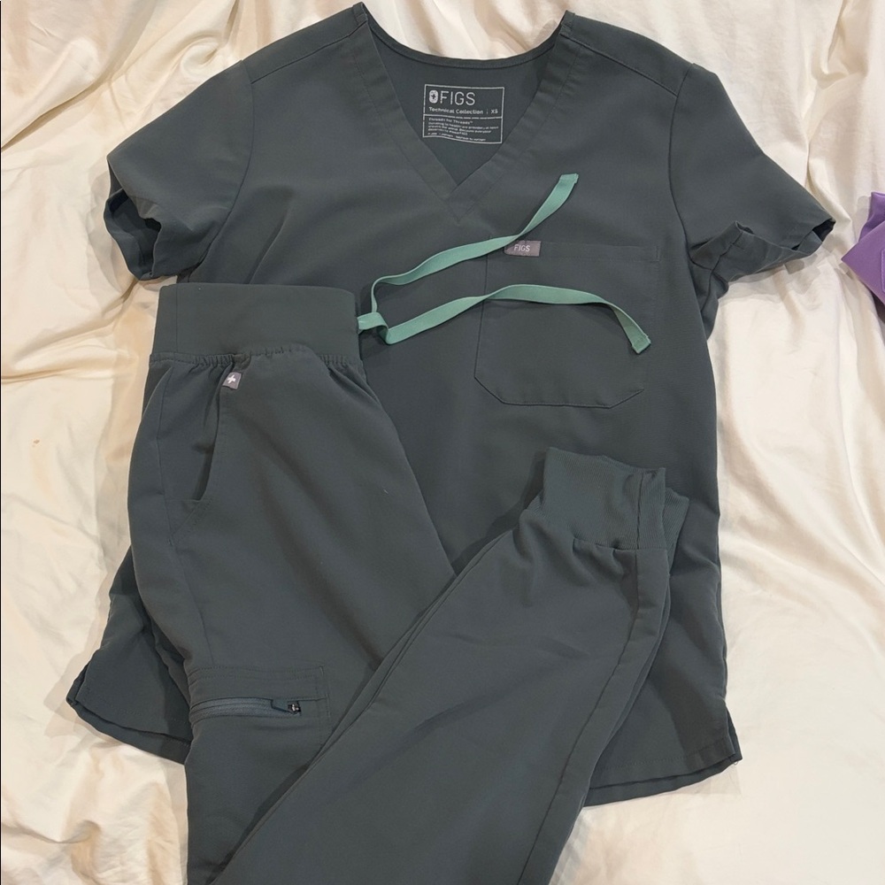 Figs Deep Green Scrub set XS